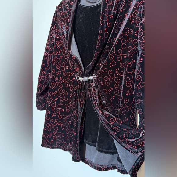 Notations Black and Red Sparkly top Size PM - Picture 10 of 16